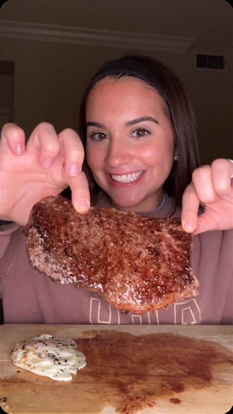 @gracekellyanneats | This steak was TOO good 😍 #eatwithme #steak #