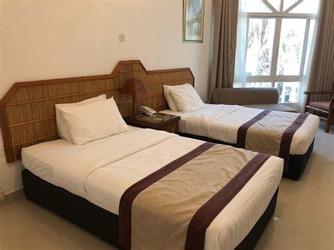 SANDY BEACH HOTEL & RESORT $105 ($̶1̶3̶6̶) - Updated 2022 Prices ...