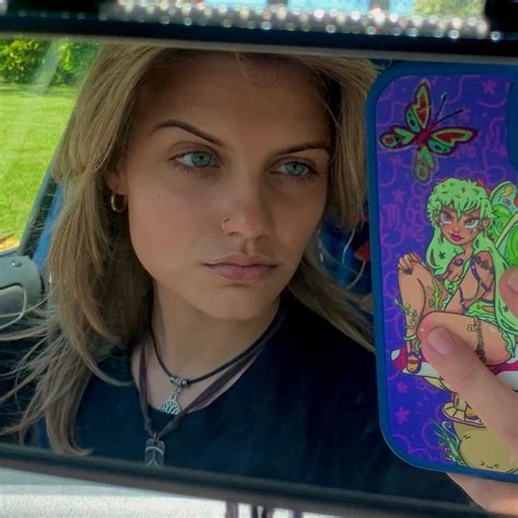 Bella b Scianimanico's Amazon Page