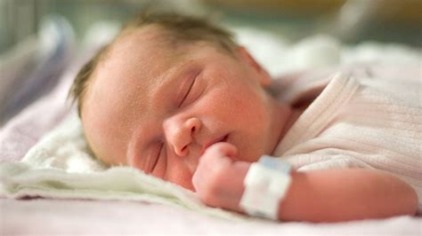 Average Newborn Weight: What Are Normal Baby Weight Gains and Losses?