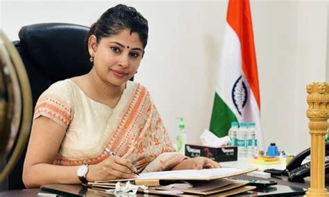 meet smita sabharwal indias trailblazing youngest female ias officer