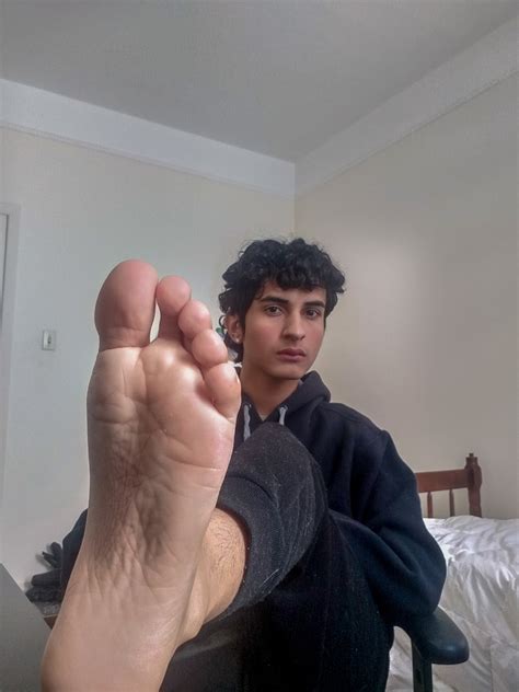 latin twink feet (@myoungfeet) / Twitter