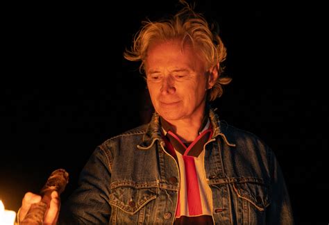 Robert Carlyle on 'The Full Monty' TV Series and Shooting the Funeral