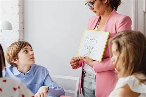 bagaimana  mengajar asyik  media pembelajaran interaktif