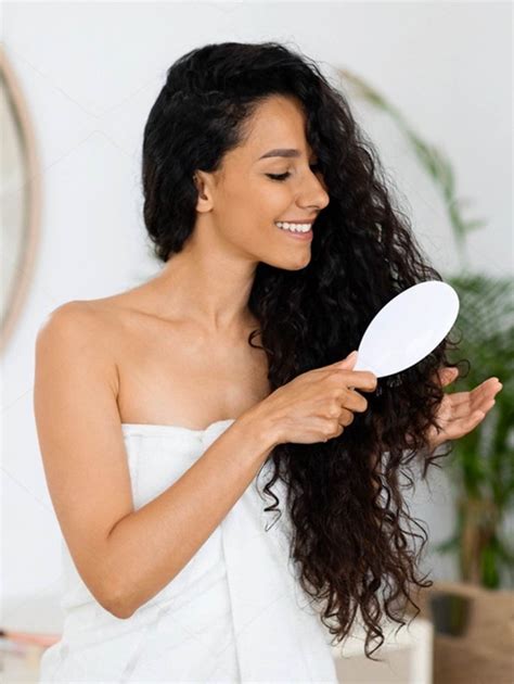 How to Maintain and Enhance Your Natural Curls
