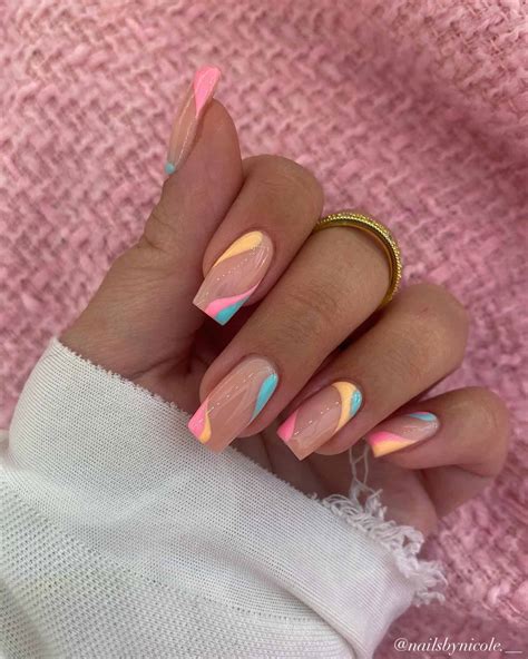 35 Cute & Trendy Summer Nail Designs to Copy