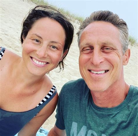 The Power Couple Revolutionizing Healthcare Dr Mark Hyman And His Wife Liz