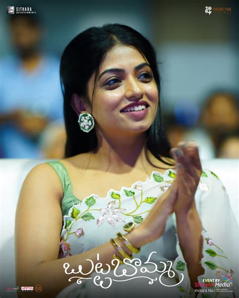 New Photos NavyaSwamy hot actress, mallu aunty, tamil auntylatest