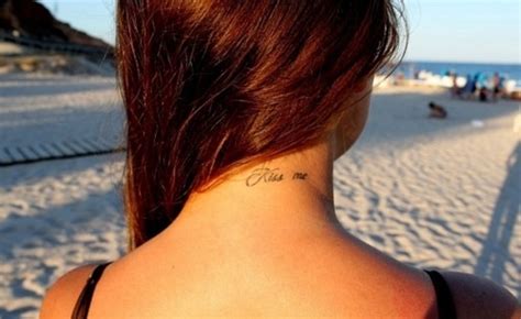 39 Lovely Kiss Neck Tattoos