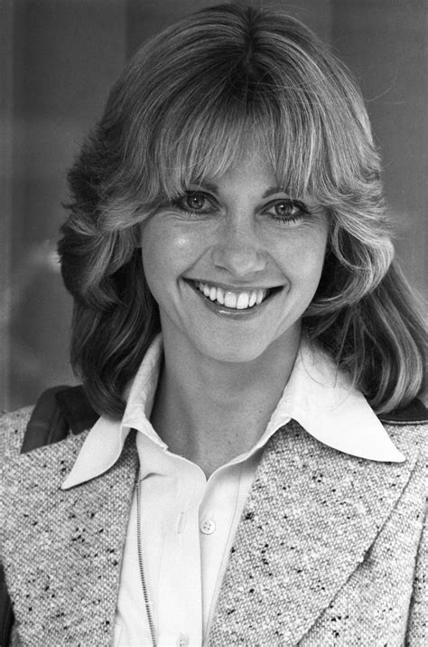 Olivia Newton-John, 1977 : r/oldschoolhot