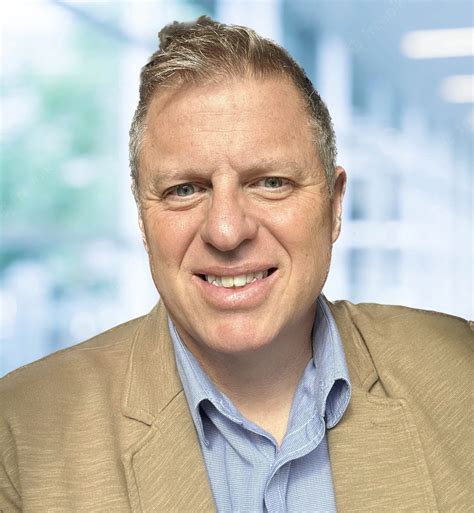 Chris Logan – Medium