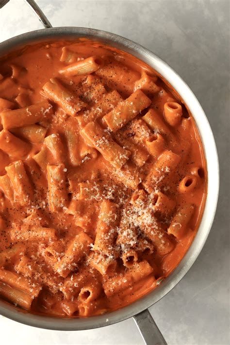 Carbone Spicy Vodka Rigatoni (Copycat) | Kathleen's Cravings