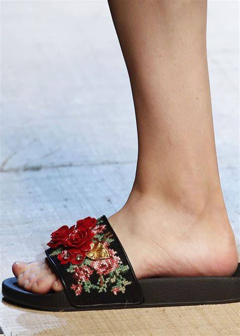 Dolce and Gabbana SS 2017 RTW | Zapatos verano, Sandalias bonitas, Zapatos