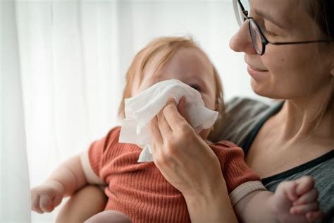 Treating Babies With RSV: Identifying Symptoms, When To Call A Doctor ...