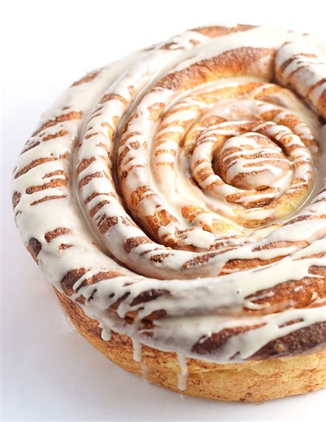 Cinnamon Roll Cake | Truffles and Trends