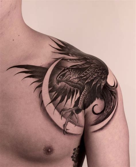 Foto De Tatuagem No Ombro Masculino - Tatuagem Para Homens No Ombro Tatuagem De Jesus Cristo E Cruz Com