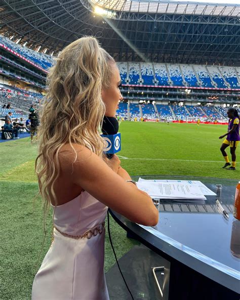 Poppy Miller — CBS Sports : r/hot_reporters