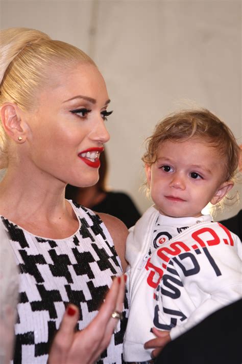Gwen Stefani's 17-Year-Old Son, Kingston, Resembles Her & Inherited Her