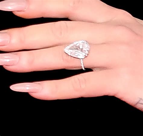 Adele's diamond 'engagement ring' could be worth $1M