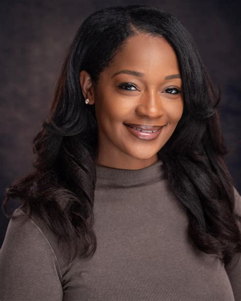 Tiffany Oglesby (@trendytopictiff) • Instagram photos and videos