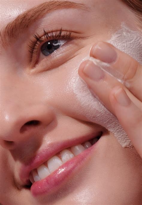 ESTÉE LAUDER NUTRITIOUS 2-IN-1 FOAM CLEANSER - Gesichtsreinigung ...