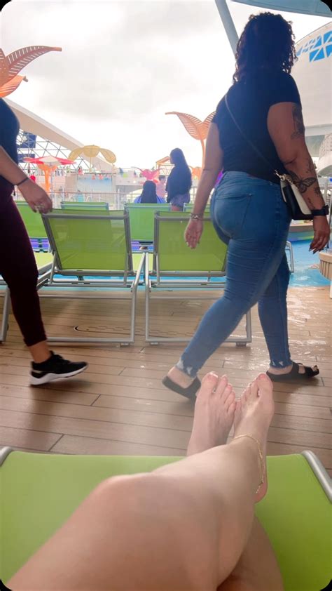 Elizabeth Dorado | Felices vacaciones para mi | Instagram