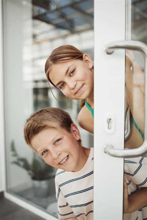 Pool Door Alarm: Ensuring Swimming Pool's Safety