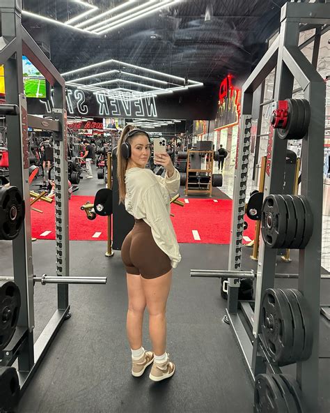 Shannon Henry | Clearing out the camera roll 🤍 | Instagram