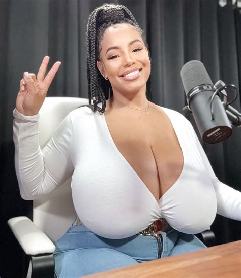 Stephanie Nelson (@persephanii) • Instagram photos and videos