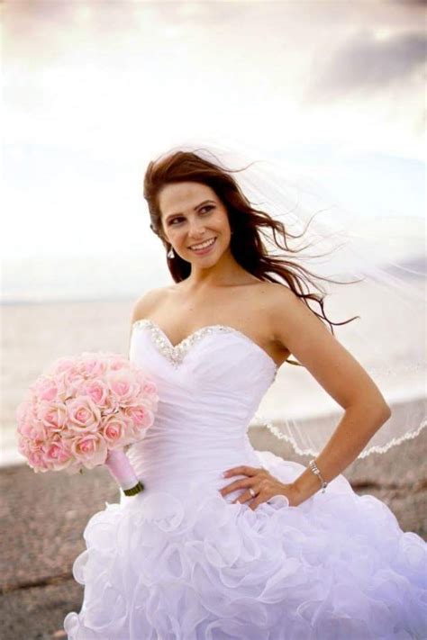 Tropical Artificial Wedding Bouquets That Look and Feel Real ...