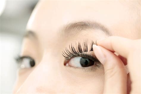 Best fake eyelashes to use online