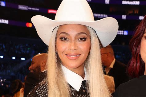 Country radio station plays new Beyoncé songs after fan outcry