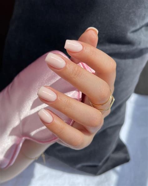 12 Pretty Short Natural Nail Art Designs, Natural looking Acrylic Nails