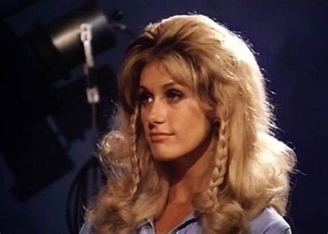 Robyn Hilton ~ Complete Wiki & Biography with Photos | Videos