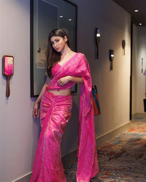 Mouni Roy Stuns In Pink Saree: A Saree Girl Forever - Filmibeat