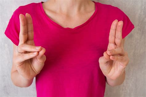 Prana Mudra: How to Do, Benefits, Side Effects & Precautions – Fitsri Yoga