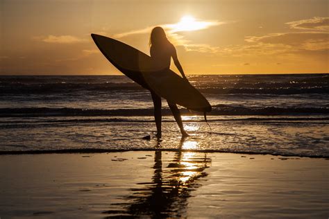Girl Surfing Wallpapers - Wallpaper Cave