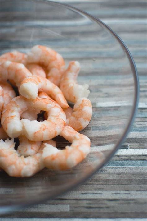 How to Reheat Shrimp [Oven, Microwave, Skillet & Steamer] - TheEatDown