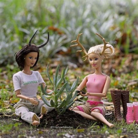 Trophy Wife Barbie: Instagram racconta la vera vita di Barbie - fem