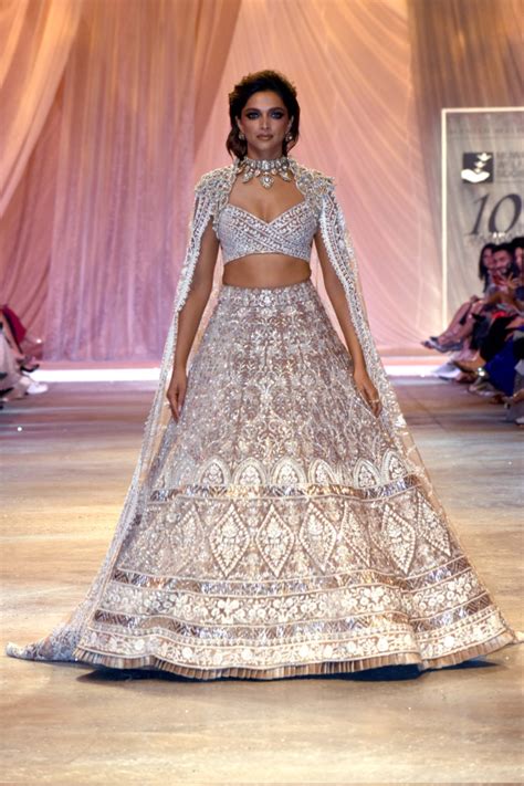 manish malhotra oyster embroidered lehenga kuro clothing india