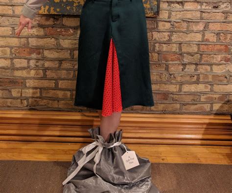 Up-cycled Holiday "Tree Skirt" : 10 Steps - Instructables