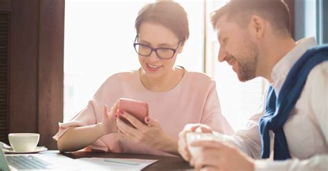building trust  finance experts guide  social media