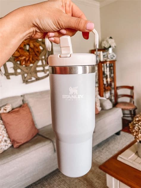 drinks cold   stanley iceflow  oz tumbler