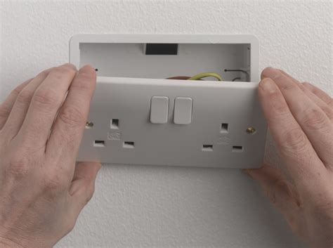 Julian Cassell's DIY Blog » Blog Archive Changing a socket - HOW TO DIY – WHAT TO USE – WHERE TO BUY