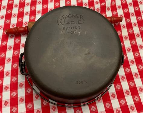 Vintage Wagner Ware Cast Iron Dutch Oven, Sidney O 1268 H, 10 in Diameter & 4 Inch Deep Pan ...