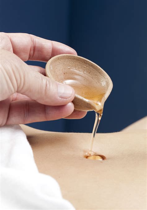 Rizinusöl: Hilft das Hausmittel gegen Blähbauch?