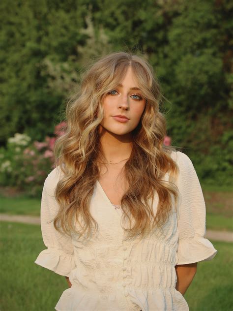 Hope Marie Schmidgall (@hope.marie.music) • Instagram photos and videos