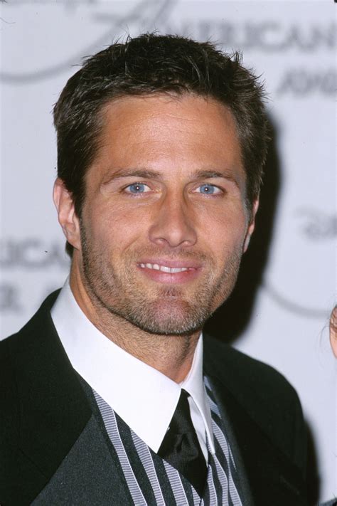 Users Stunned by How This ’90s Heartthrob with Eyes Like ‘Crystals