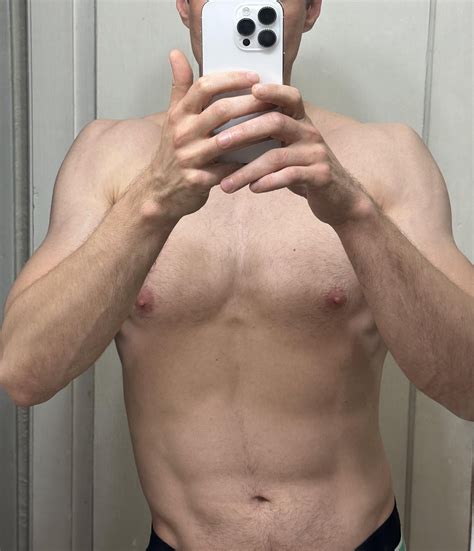 Muscle pull in back pulling me to one side (pics) : r/backpain