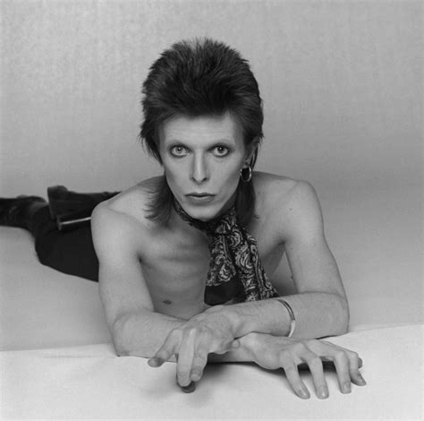 David Bowie Photographed by Terry O'Neill for ‘Diamond Dogs’ Album ...